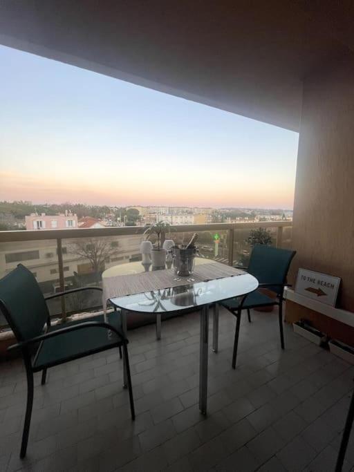 Appartement Vue Mer, 5Min A Pied De La Plage, Parking Prive Vallauris Exteriör bild
